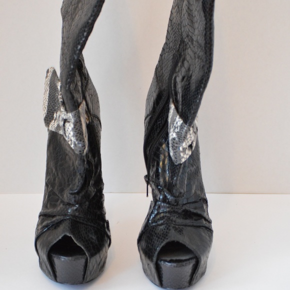 Faux Snakeskin Open Toe Ankle Booties - Picture 3 of 4